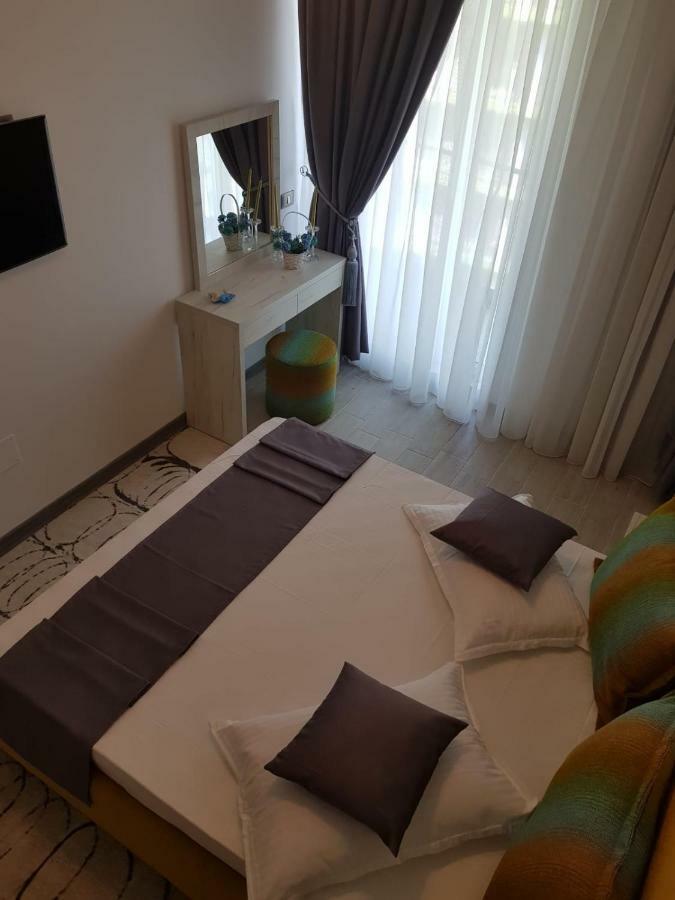 Ranya Apartments Alezzi Beach Resort Navodari Bagian luar foto